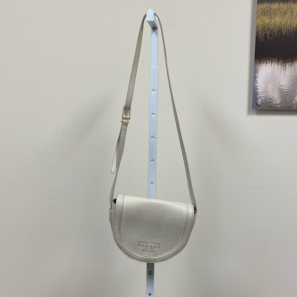 Tory Burch Serif T Leather Crossbody - Picture 2 of 5